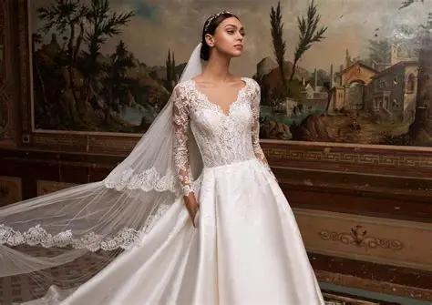 Gal Gadot Wedding Dress Photos & Style Breakdown Gal Gadot Wedding Dress Photos & Style Breakdown