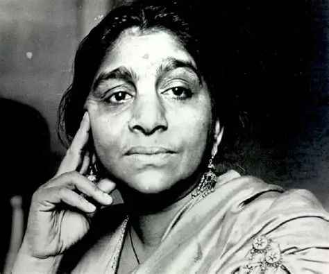 Sarojini Naidu Biography: Early Life, Education, Poetry, Politics and Legacy